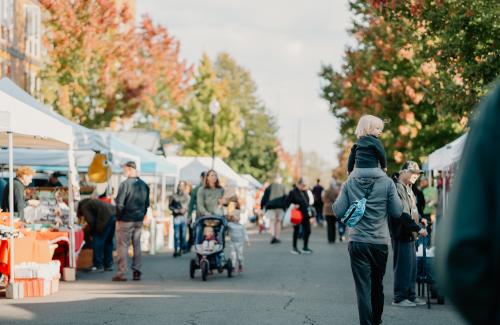 Shoppers strolling through downtown Corvallis on a sunny fall day. Photo by Verena Dohman