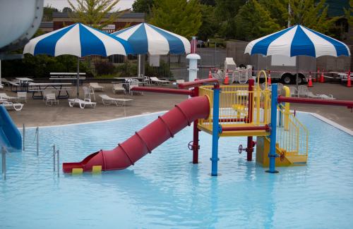 empty outdoor pool at Otter Beach